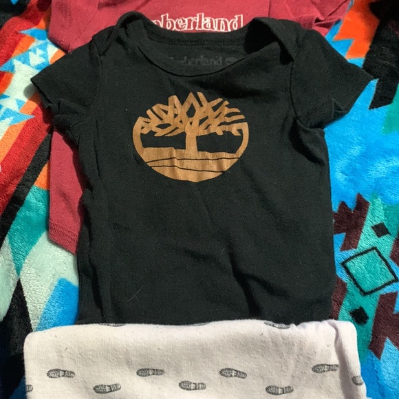 Set 3 timberland onesies - Picture 2 of 5